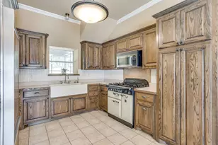 220 Royal Ct, Weatherford, TX 76085 - Photo 11