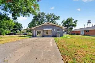 205 N 1st St, Mabank, TX 75147 - Photo 3
