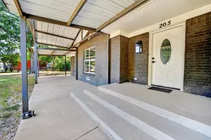 205 N 1st St, Mabank, TX 75147 - Photo 5