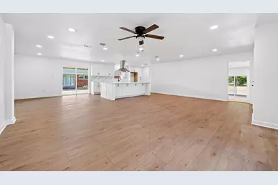 205 N 1st Street, Mabank, TX 75147 - Photo 9