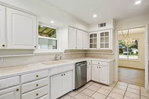 3566 Princess Ln, Dallas, TX 75229 - Photo 9
