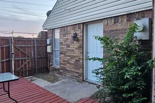 2066 Embassy Way, Carrollton, TX 75006 - Photo 27