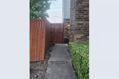 2066 Embassy Way, Carrollton, TX 75006 - Photo 23