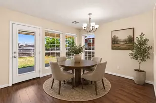 204 Raven Ridge Ct, Lacy Lakeview, TX 76705 - Photo 5