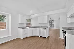 5205 Livermore Dr, Arlington, TX 76017 - Photo 13