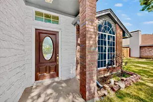 5205 Livermore Dr, Arlington, TX 76017 - Photo 1