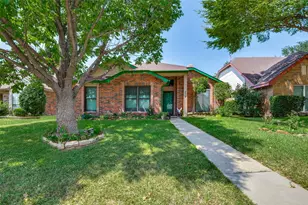 2910 Spinner Ln, Grand Prairie, TX 75052 - Photo 1