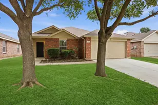 1132 Boxwood Dr, Crowley, TX 76036 - Photo 3