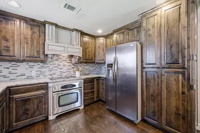 11 Edgemere Drive, Trophy Club, TX 76262 - Photo 9