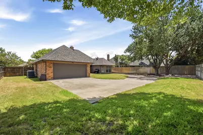 11 Edgemere Drive, Trophy Club, TX 76262 - Photo 35