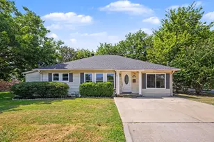 407 W 4th St, Kaufman, TX 75142 - Photo 1