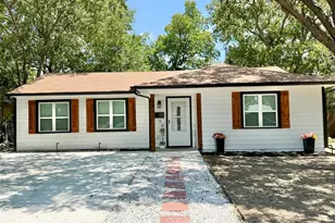 633 Cimarron Trce, Grand Prairie, TX 75051 - Photo 1