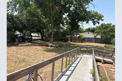 2233 Park Lake Drive, Waco, TX 76708 - Photo 11