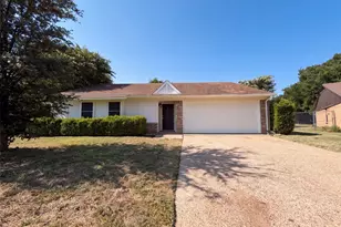 1713 Steinburg Ln, Fort Worth, TX 76134 - Photo 1