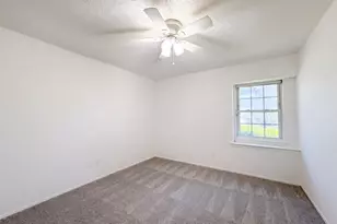 1713 Steinburg Ln, Fort Worth, TX 76134 - Photo 9