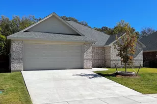 219 Clover Cir, Weatherford, TX 76086 - Photo 1