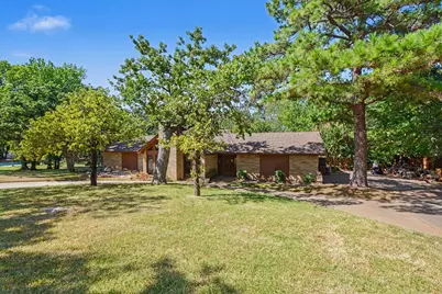 135 Creekside Drive, Double Oak, TX 75077 - Photo 13