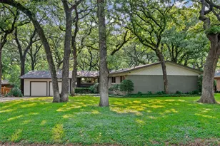 1201 Forrest Dr, Arlington, TX 76012 - Photo 3