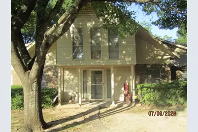 1530 S Dallas Avenue, Lancaster, TX 75146 - Photo 1