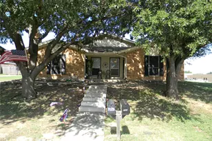 7024 Crosstimbers Ln, North Richland Hills, TX 76182 - Photo 3