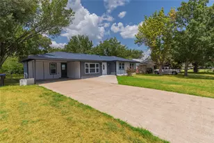 2514 Broadview St, Greenville, TX 75402 - Photo 3