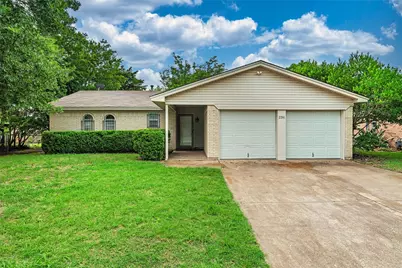 236 E Cunningham Avenue, Crowley, TX 76036 - Photo 1