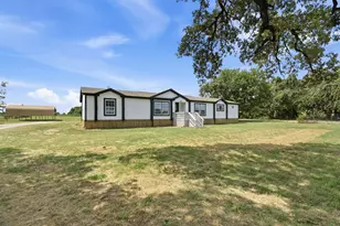 1040 Earp Rd, Springtown, TX 76082 - Photo 39