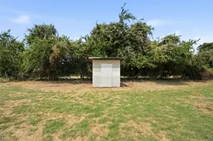 1040 Earp Rd, Springtown, TX 76082 - Photo 35