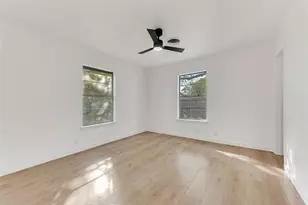 1105 W White Ave, McKinney, TX 75069 - Photo 3