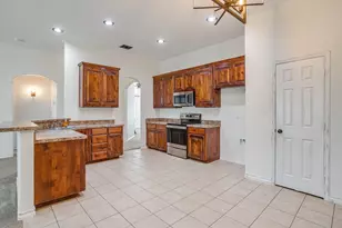 2214 Taylor Dr, Weatherford, TX 76087 - Photo 11