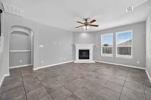 576 Pendennis Dr, Saginaw, TX 76131 - Photo 5
