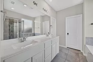 576 Pendennis Dr, Saginaw, TX 76131 - Photo 9