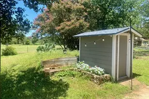 720 N West St, Burnet, TX 78611 - Photo 19