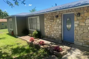 720 N West St, Burnet, TX 78611 - Photo 23