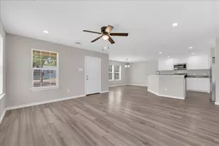 808 SW 24th St, Mineral Wells, TX 76067 - Photo 5