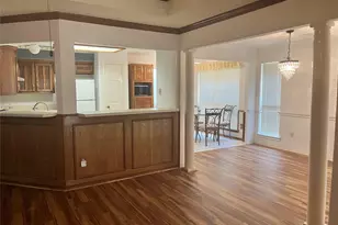 7640 Grassland Dr, Fort Worth, TX 76133 - Photo 5