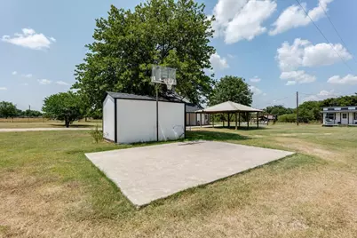 1870 Ross Lane, Springtown, TX 76082 - Photo 25