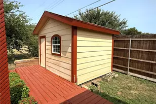 111 Ivy Ln, Roanoke, TX 76262 - Photo 9