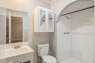 1201 Kingston Dr, Lewisville, TX 75067 - Photo 9