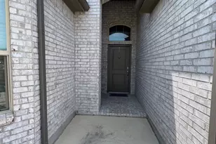 521 Roundstone Rd, Fort Worth, TX 76052 - Photo 1