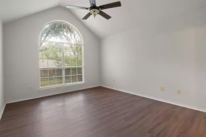 3715 Dahlia Drive, Grand Prairie, TX 75052 - Photo 11