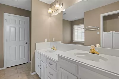 3715 Dahlia Drive, Grand Prairie, TX 75052 - Photo 13