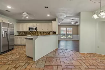 3715 Dahlia Drive, Grand Prairie, TX 75052 - Photo 5
