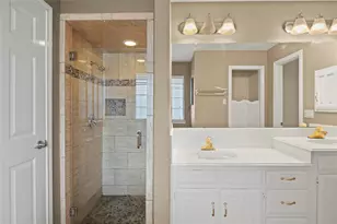 3715 Dahlia Dr, Grand Prairie, TX 75052 - Photo 15