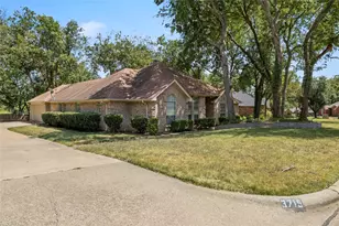 3715 Dahlia Dr, Grand Prairie, TX 75052 - Photo 1