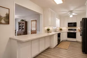 731 NW Wood St, Burleson, TX 76028 - Photo 5