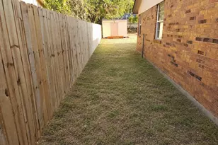 731 NW Wood St, Burleson, TX 76028 - Photo 25