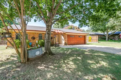 731 NW Wood Street, Burleson, TX 76028 - Photo 3