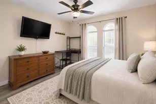731 NW Wood St, Burleson, TX 76028 - Photo 13