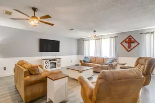 731 NW Wood St, Burleson, TX 76028 - Photo 11